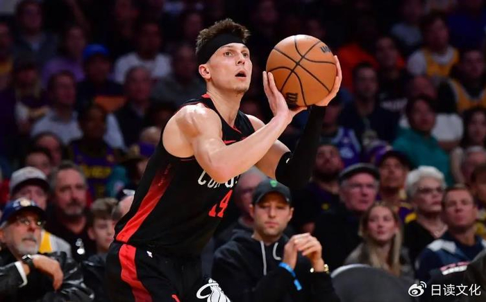 江南网页版 -关于迈阿密热火关键时刻复出首秀，志在NBA常规赛名次提升，媒体盛赞，球队文化再被提及的信息